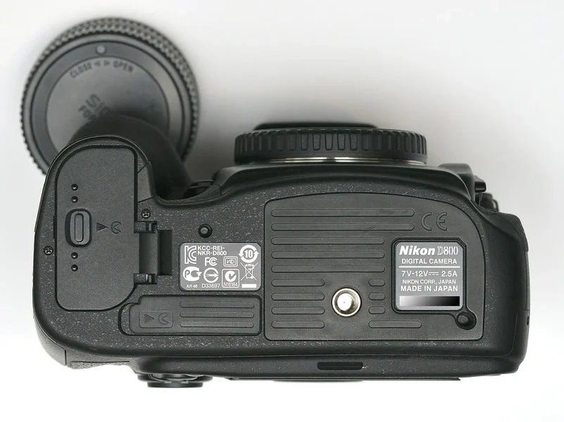 D800bottom_oSN.webp D800bottom_oSN.webp